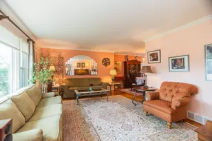 7650 Kenton Ave, Skokie, IL 60076 - Photo 5