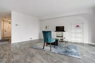 [Address not provided], Chicago, IL 60654 - Photo 5