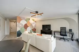 300 N State St, Chicago, IL 60654 - Photo 5