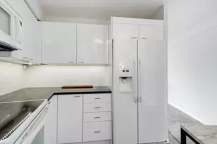 [Address not provided], Chicago, IL 60654 - Photo 7