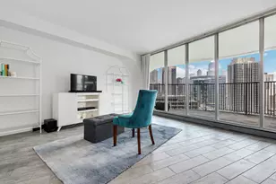 [Address not provided], Chicago, IL 60654 - Photo 3