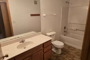 1626 McClure Rd, Aurora, IL 60505 - Photo 7