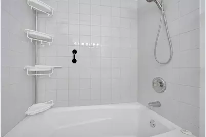 2333 W Saint Paul Avenue #227, Chicago, IL 60647 - Photo 11