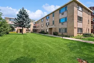 7019 N Ridge Blvd, Chicago, IL 60645 - Photo 1