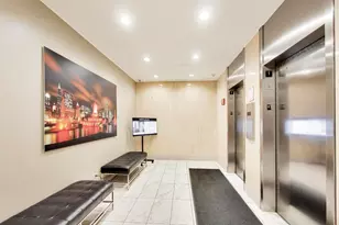 525 W Hawthorne Pl, Chicago, IL 60657 - Photo 9