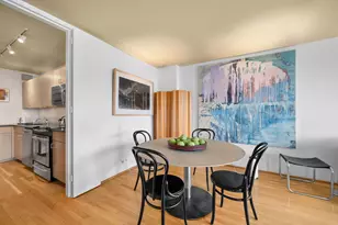 260 E Chestnut St, Chicago, IL 60611 - Photo 5