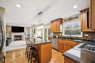 1324 Richmond Lane, Bartlett, IL 60103 - Photo 9