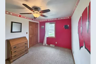 2472 W Red Oak Road, Freeport, IL 61032 - Photo 33