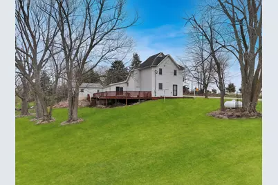 2472 W Red Oak Road, Freeport, IL 61032 - Photo 3