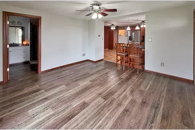 2472 W Red Oak Road, Freeport, IL 61032 - Photo 17