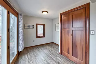 2472 W Red Oak Rd, Freeport, IL 61032 - Photo 5