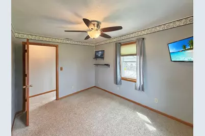 2472 W Red Oak Road, Freeport, IL 61032 - Photo 37