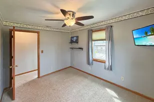 2472 W Red Oak Rd, Freeport, IL 61032 - Photo 37