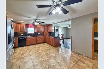 2472 W Red Oak Road, Freeport, IL 61032 - Photo 15