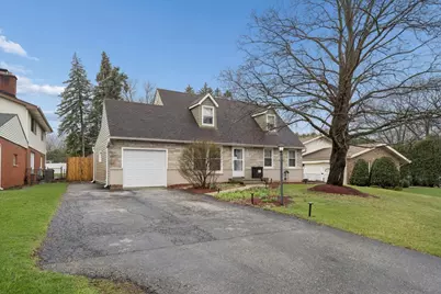 573 Dublin Drive, Mundelein, IL 60060 - Photo 1