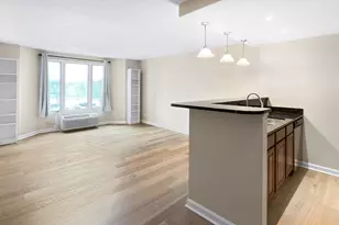 1 Renaissance Pl, Palatine, IL 60067 - Photo 7