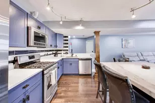 2314 W Farwell Ave, Chicago, IL 60645 - Photo 7