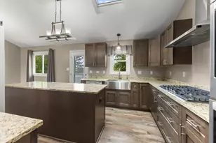2217 Manico Dr, Crest Hill, IL 60403 - Photo 9