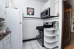 1217 W Granville Ave, Chicago, IL 60660 - Photo 5