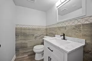 9520 S Yale Ave, Chicago, IL 60628 - Photo 17