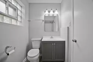 9520 S Yale Ave, Chicago, IL 60628 - Photo 11