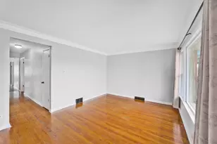 9520 S Yale Ave, Chicago, IL 60628 - Photo 5