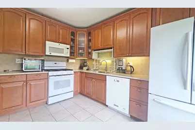 111 Autumn Court #111, Buffalo Grove, IL 60089 - Photo 3