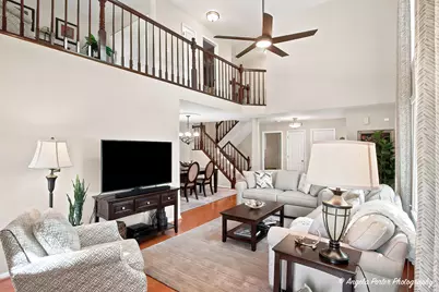 910 Sweetflower Drive, Hoffman Estates, IL 60169 - Photo 7