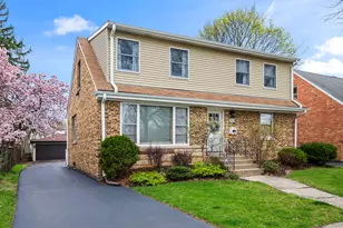 914 N Kennicott Ave, Arlington Heights, IL 60004 - Photo 1