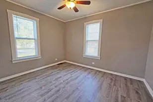 249 E Park Blvd, Villa Park, IL 60181 - Photo 13