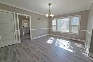 249 E Park Blvd, Villa Park, IL 60181 - Photo 9