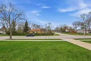 1133 Perth Dr, Schaumburg, IL 60194 - Photo 13