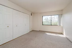 1800 Huntington Blvd, Hoffman Estates, IL 60169 - Photo 7