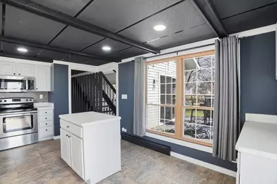 422 Pembroke Road SW, Poplar Grove, IL 61065 - Photo 5