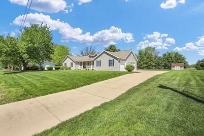 44 Hillcrest Drive, Tuscola, IL 61953 - Photo 3