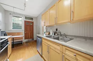 1539 W Addison St, Chicago, IL 60613 - Photo 17