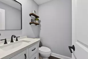 1285 N Lyle Ave, Elgin, IL 60123 - Photo 11