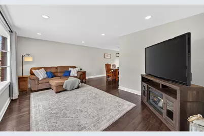 1285 N Lyle Avenue, Elgin, IL 60123 - Photo 13