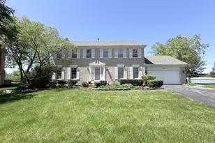 712 N Victoria Dr, Palatine, IL 60074 - Photo 1