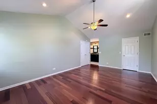 712 N Victoria Dr, Palatine, IL 60074 - Photo 11