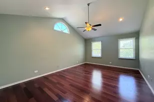 712 N Victoria Dr, Palatine, IL 60074 - Photo 9