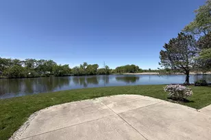 712 N Victoria Dr, Palatine, IL 60074 - Photo 25