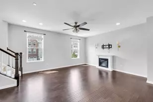 2534 Huntleigh Ln, Woodridge, IL 60517 - Photo 3