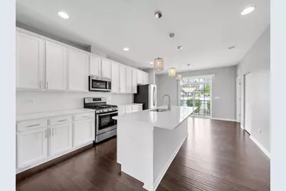 2534 Huntleigh Lane, Woodridge, IL 60517 - Photo 7
