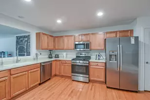 2804 Neubauer Circle, Lindenhurst, IL 60046 - Photo 7