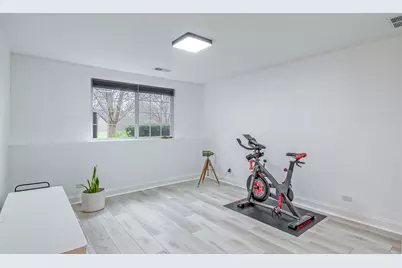 2804 Neubauer Circle, Lindenhurst, IL 60046 - Photo 19