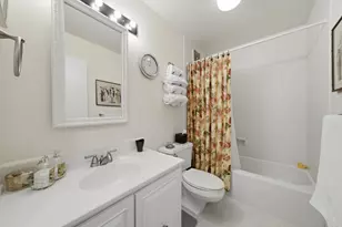 2000 St Regis Dr, Lombard, IL 60148 - Photo 15