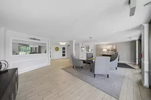 2000 St Regis Dr, Lombard, IL 60148 - Photo 21