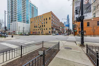 340 W Superior Street #1006, Chicago, IL 60654 - Photo 27