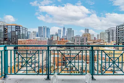 340 W Superior Street #1006, Chicago, IL 60654 - Photo 11